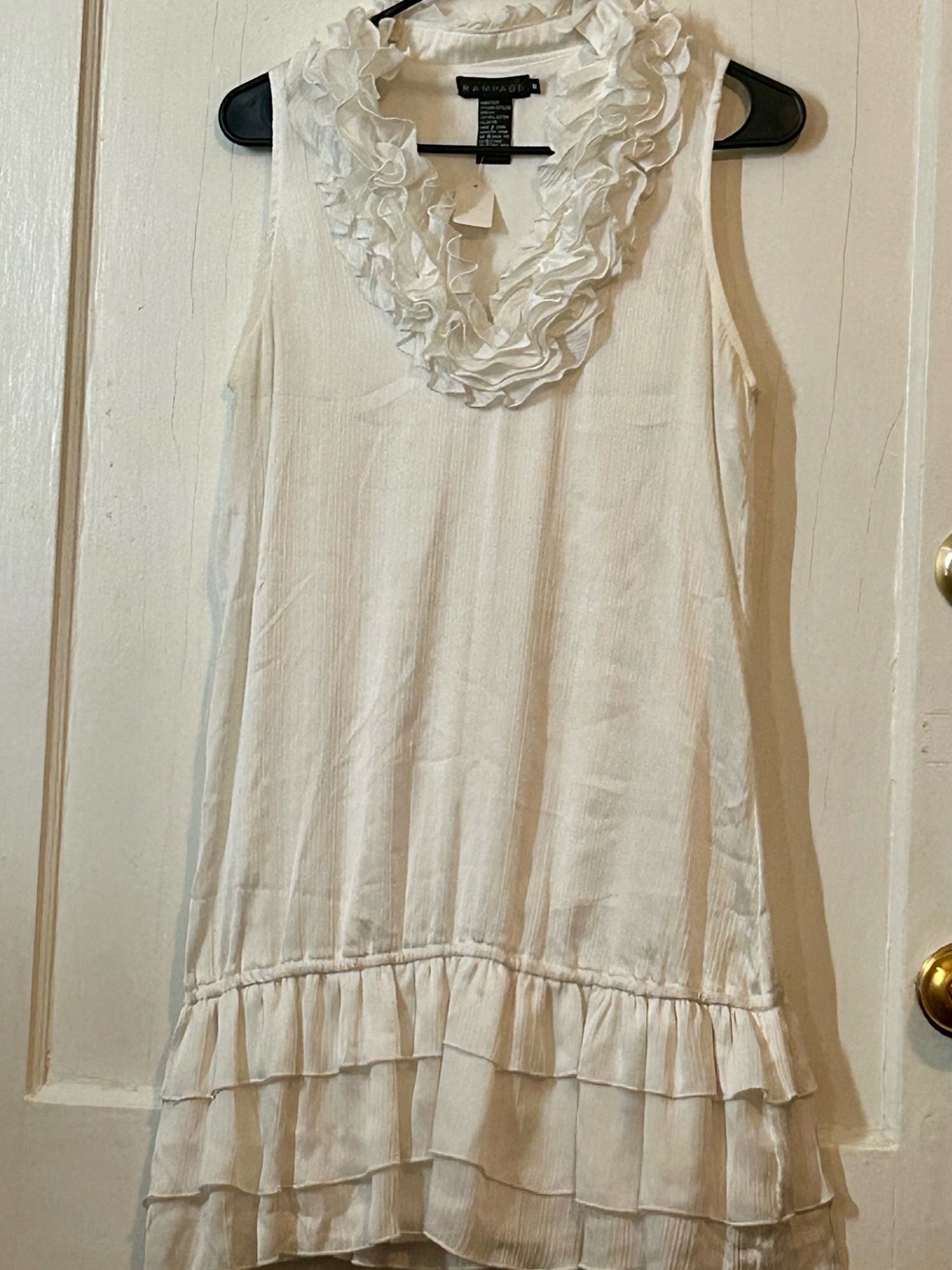 Rampage White Ruffle V-Neck Dress🔥